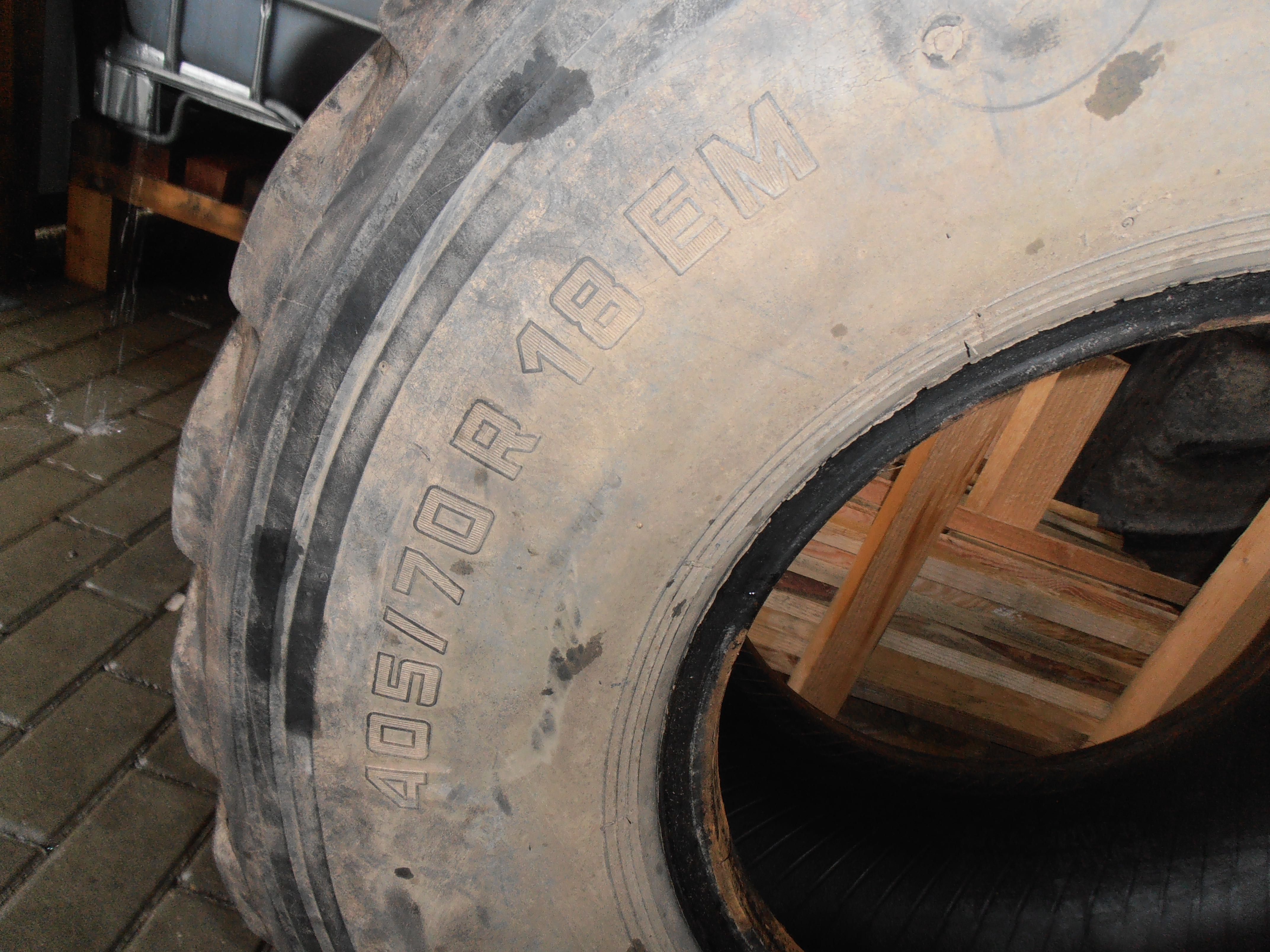 Opona 405/70 R-18