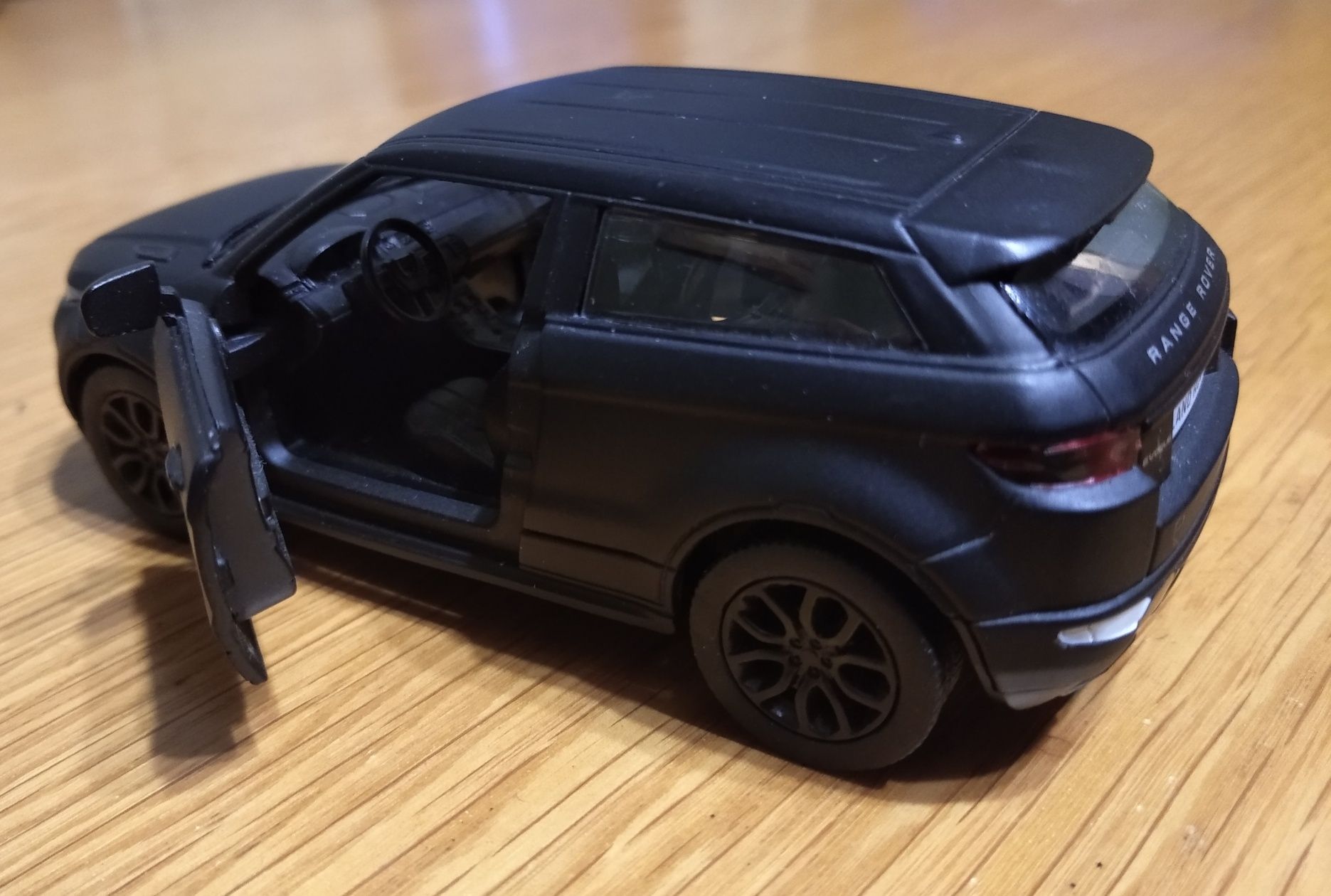 Масштабная литая модель Range rover (13 см)