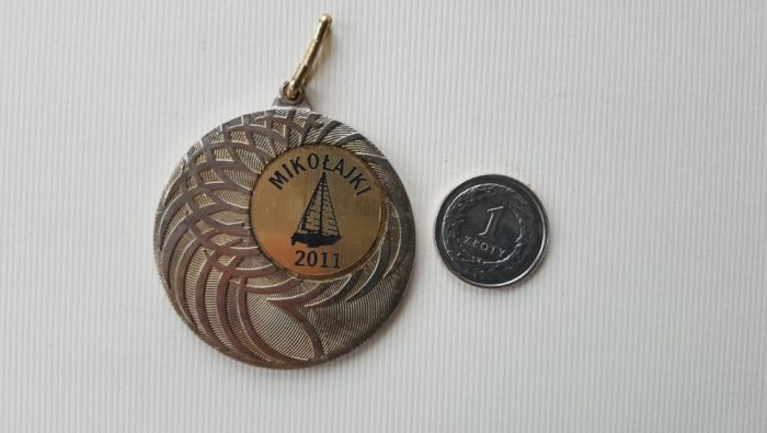 Odznaka sportowa Mikołajki 2011, metal