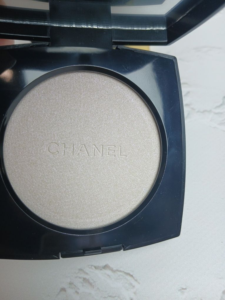 Хайлайтер пудра для обличчя Chanel