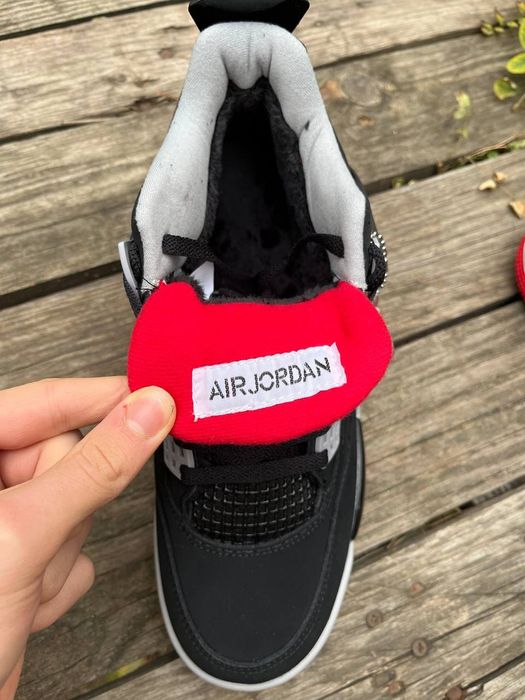 РОЗПРОДАЖ  Nike Air Jordan Retro 4tm (42; 45 розмір)