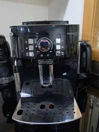 Máquina café automática DeLonghi Magnifica S