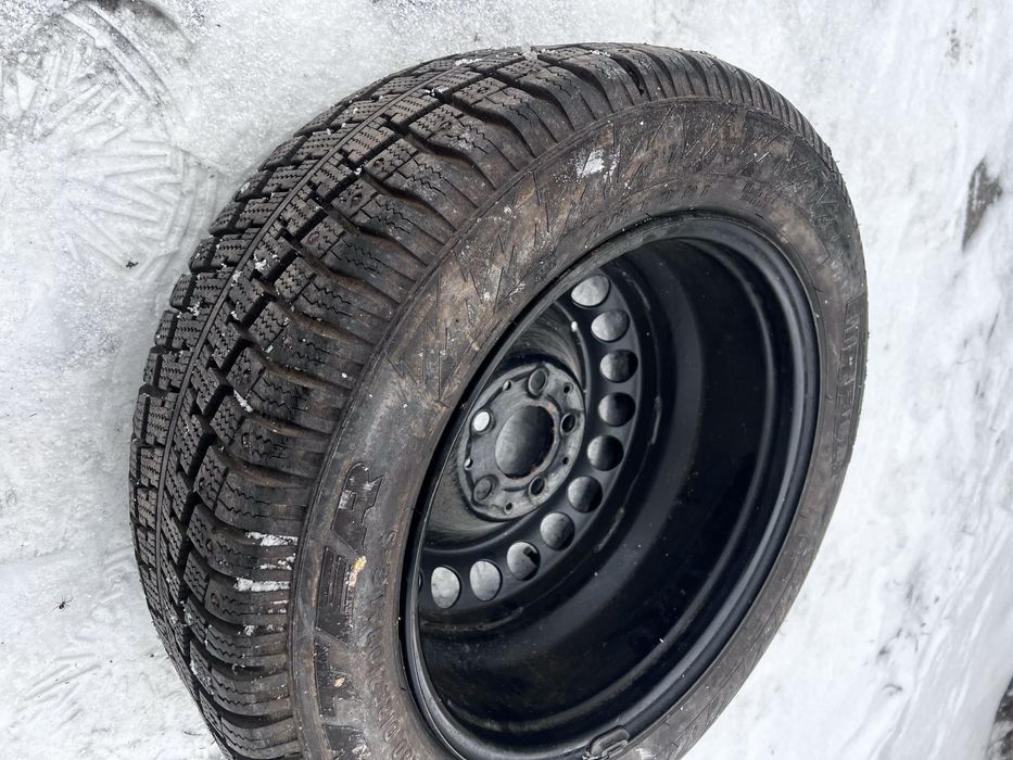 Зимове колесо з диском Pirelli для BMW