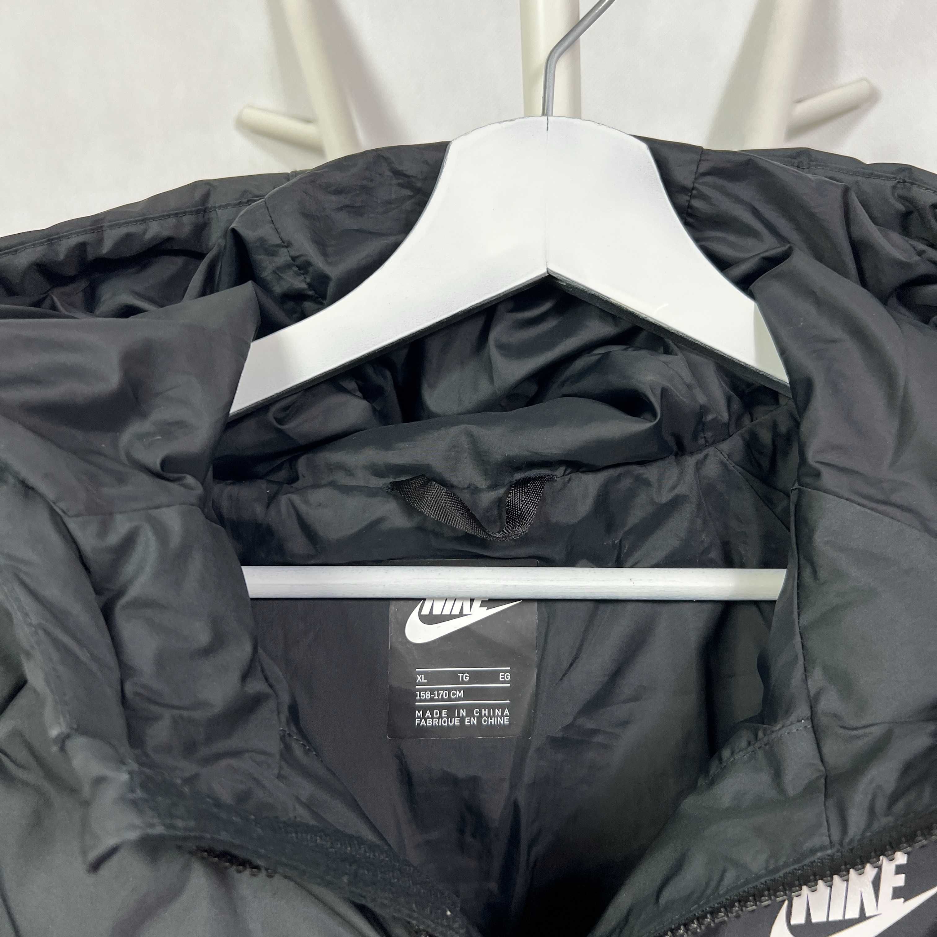 Kurtka z kapturem puchowa pikowana Nike