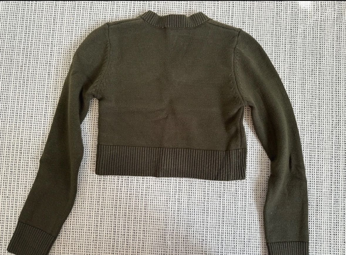 Sweter z ściągaczem na dole