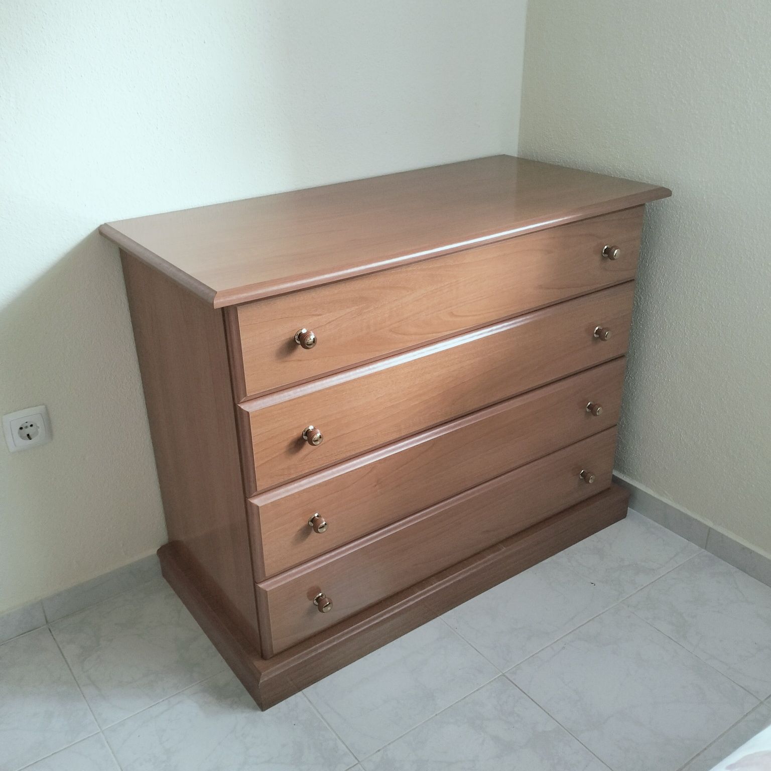 Mobilia de quarto sem a cama