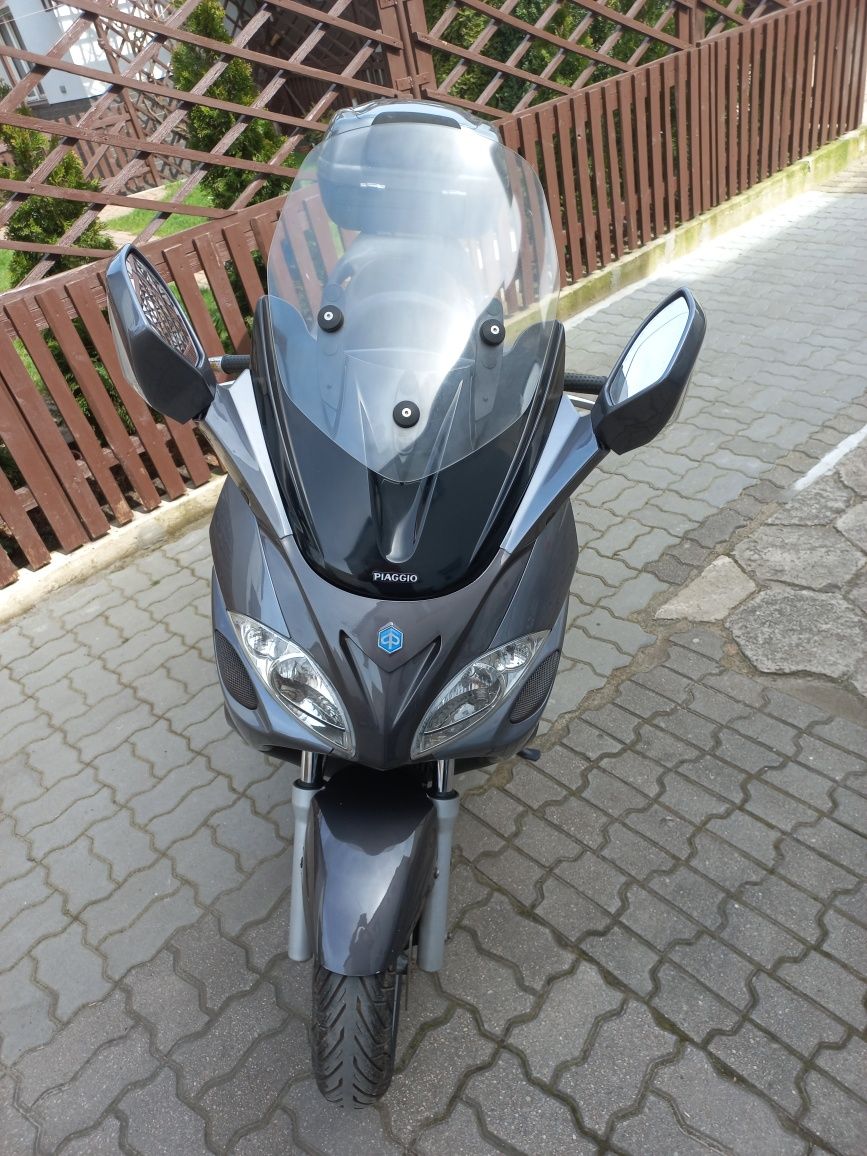 Piaggio x9 125cm Maxiskutery na kat.B