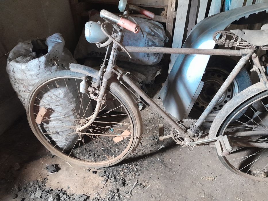 Duas bicicletas pasteleira