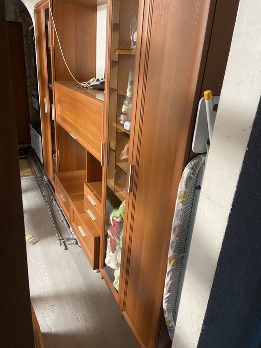 Продам шкаф в вітальню