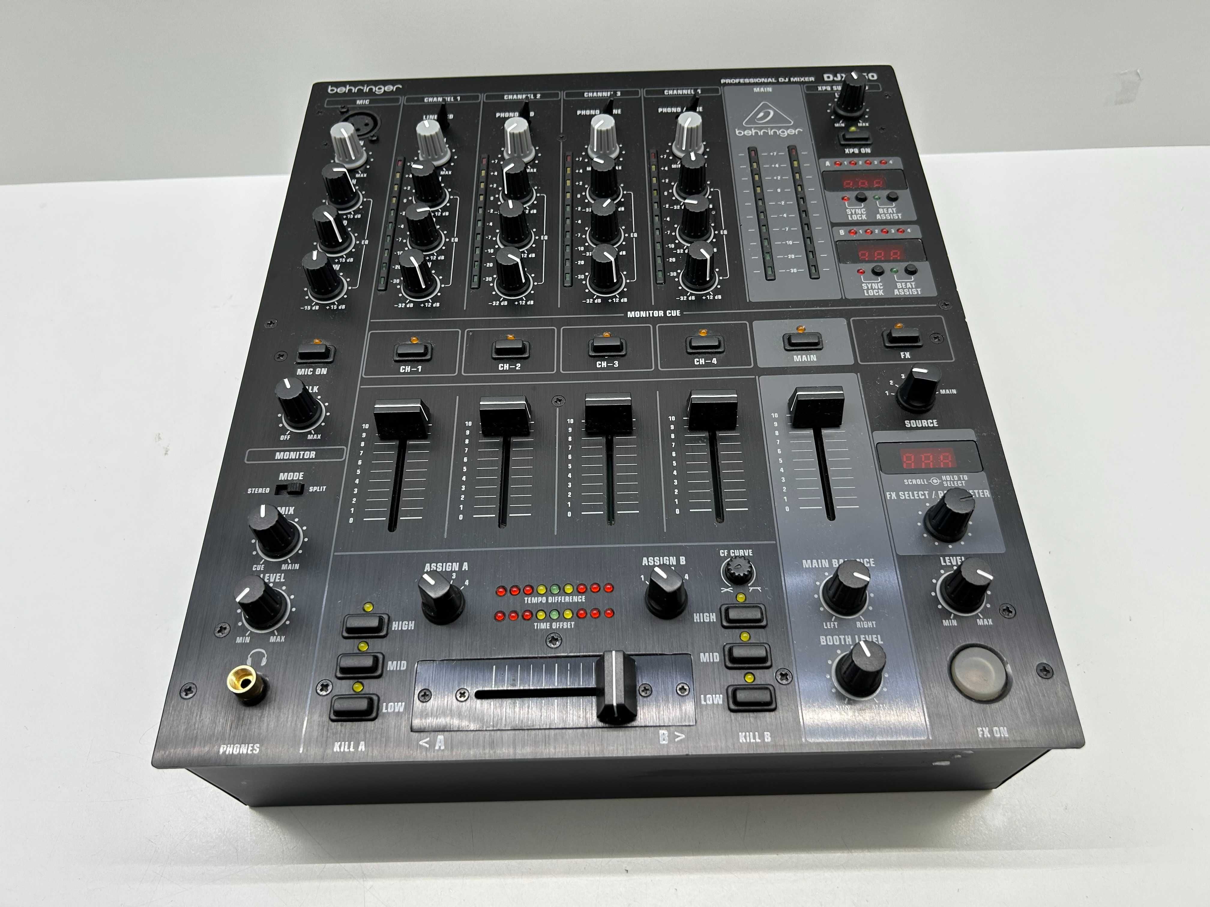 Pro Mixer Behringer DJX750