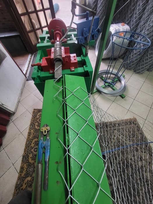 Maszyna do produkcji siatki ogrodzeniowej