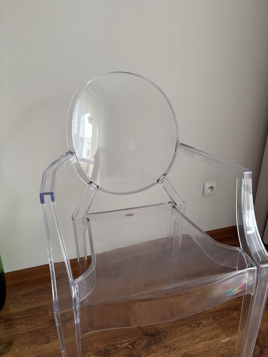 krzesło transparentne