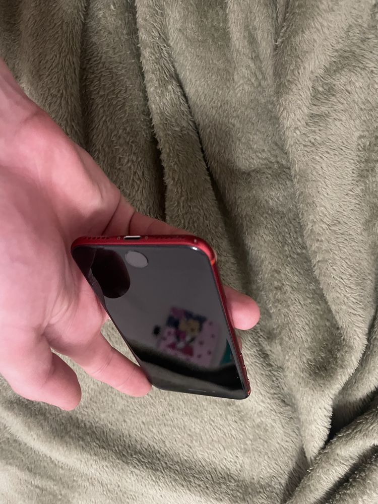 iPhone.    SE.       2020