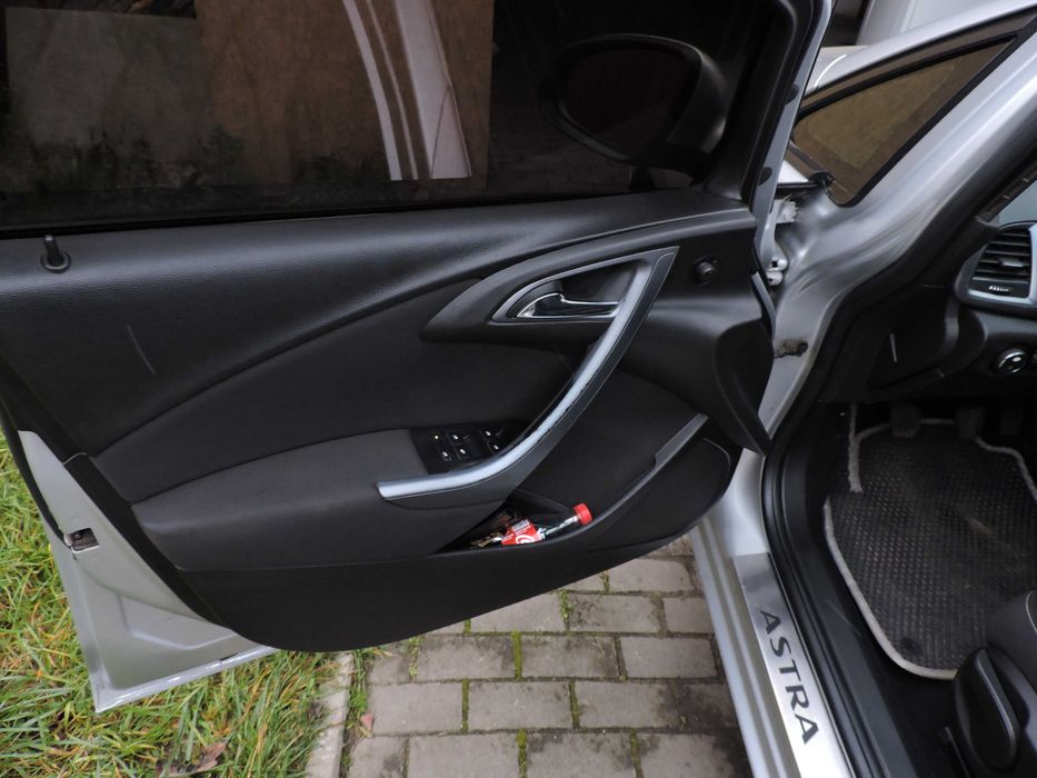 Opel Astra K 2014 торг уместен