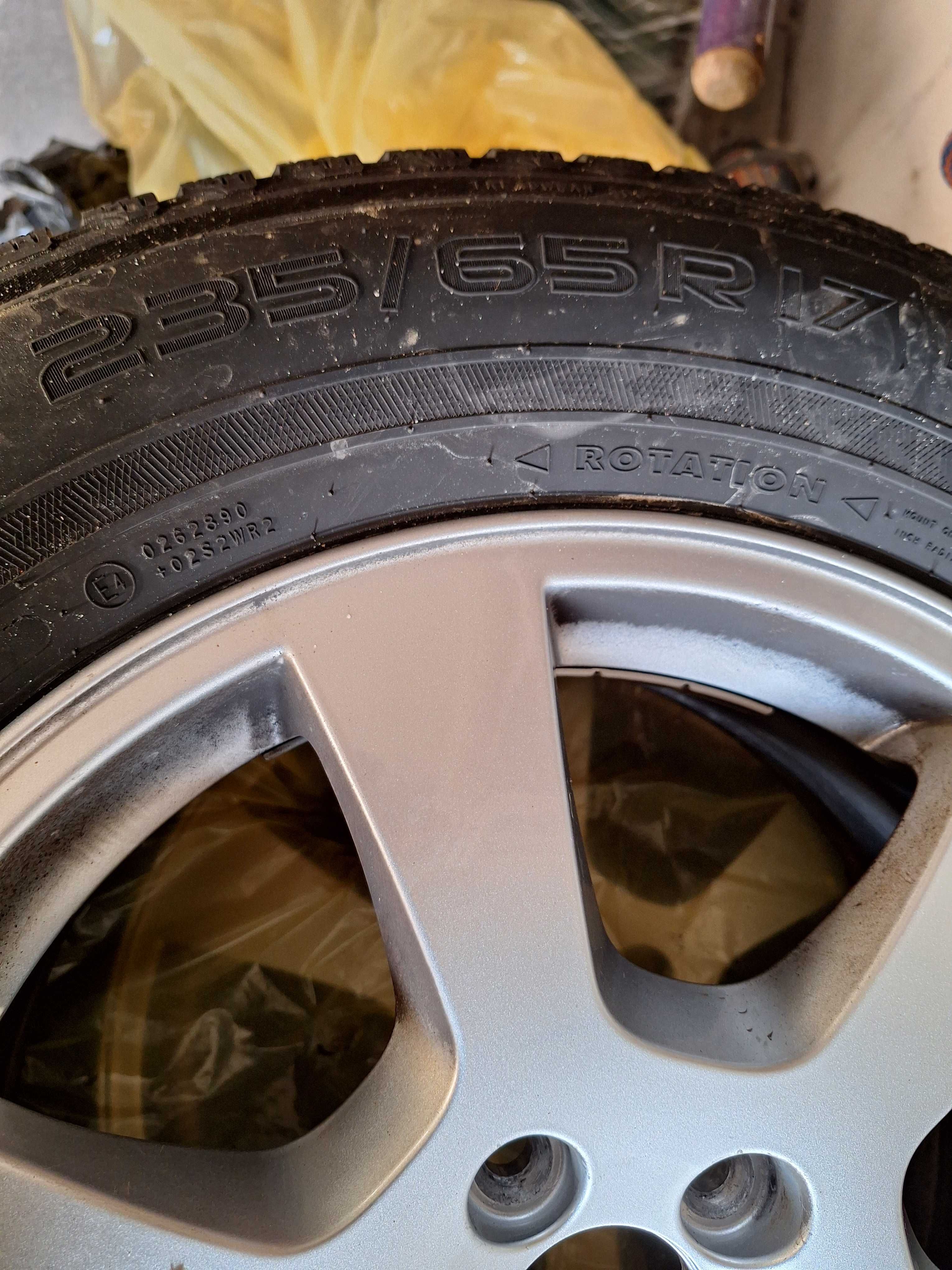 opony zimowe z felgami Nokian 235/65 R17