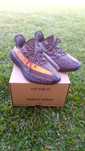 Yeezy Boost 350 v2 Carbon Beluga 44 - Novo