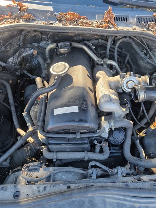 Silnik słupek silnika VW Touareg 2.5 Tdi VW T5
