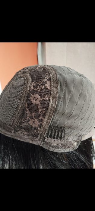 Продам парик 100%натуральный волос Каре пробор на сетке с челкой