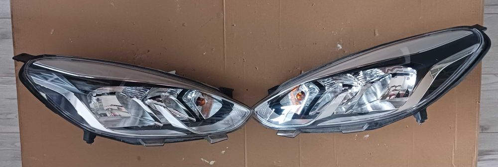 Ford fiesta Mk8 lampa prawa prawy przod lewa lewy przod