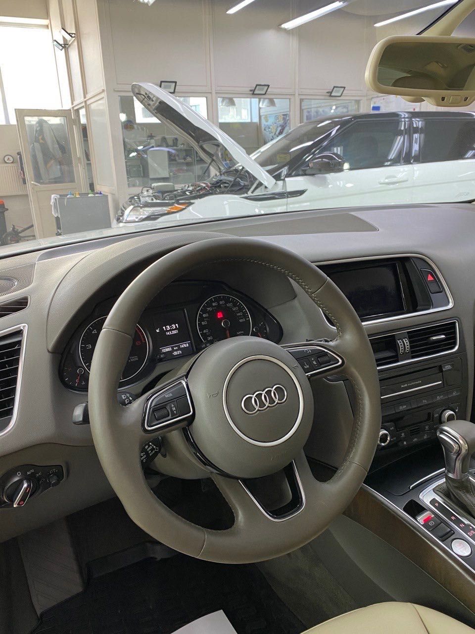 Audi Q5 S- LINE + Premium Plus