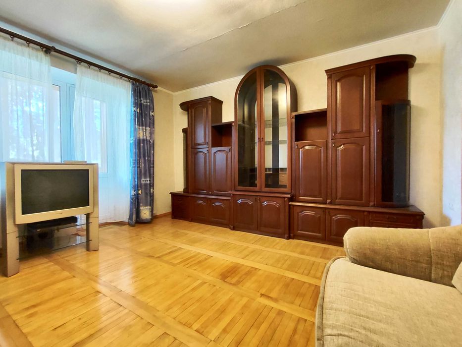 Продаж 3к квартири на вул. Європейська, р-н Шатилівка, метро Бот. Сад