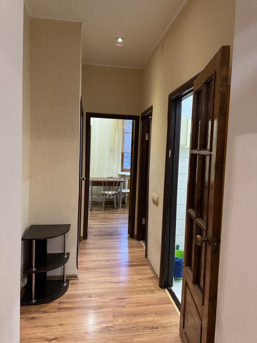 Продаж 3 кім квартри, сталінка, 74,3 м.кв, центр Югока, 2 поверх