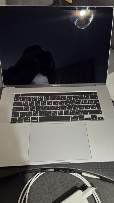 Apple MacBook Pro 16 2019 i9-9980HK, 5500M 4 gb, 16 gb ram, 1 tb ssd