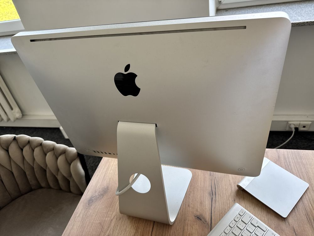 Zestaw pakietu sprzętu Apple iMac MacBook Pro Retina iPhone 11 Pro