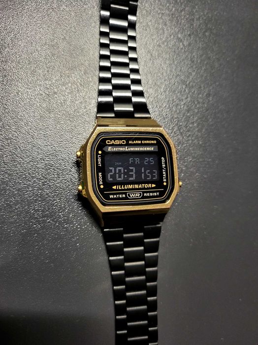 Zegarek Casio Vintage AW168WE czarno złoty