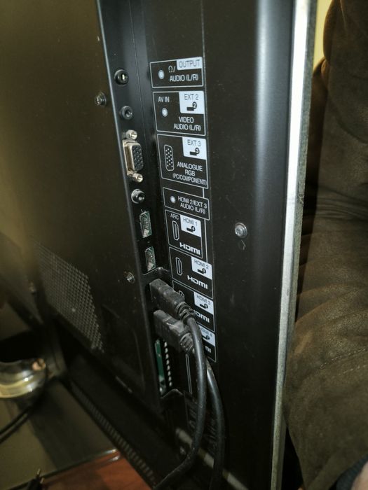 LED телевізор Sharp LC-40LE810E діагональ 40 дюймів