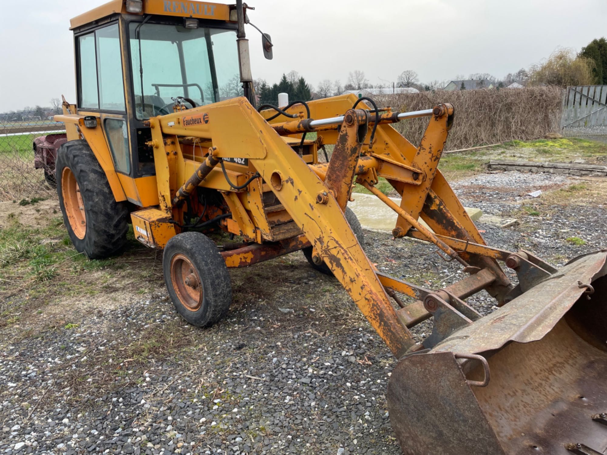 Renault 462 traktor Ciągnik z turem