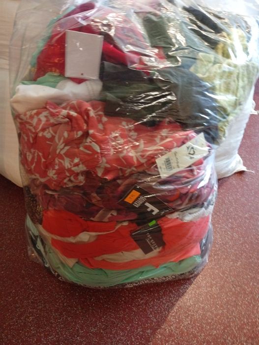 Pakiet 15 kg nowej odzieży typu Outlet