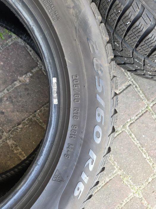 Opony zimowe Pirelli 205/60r16 -okazja