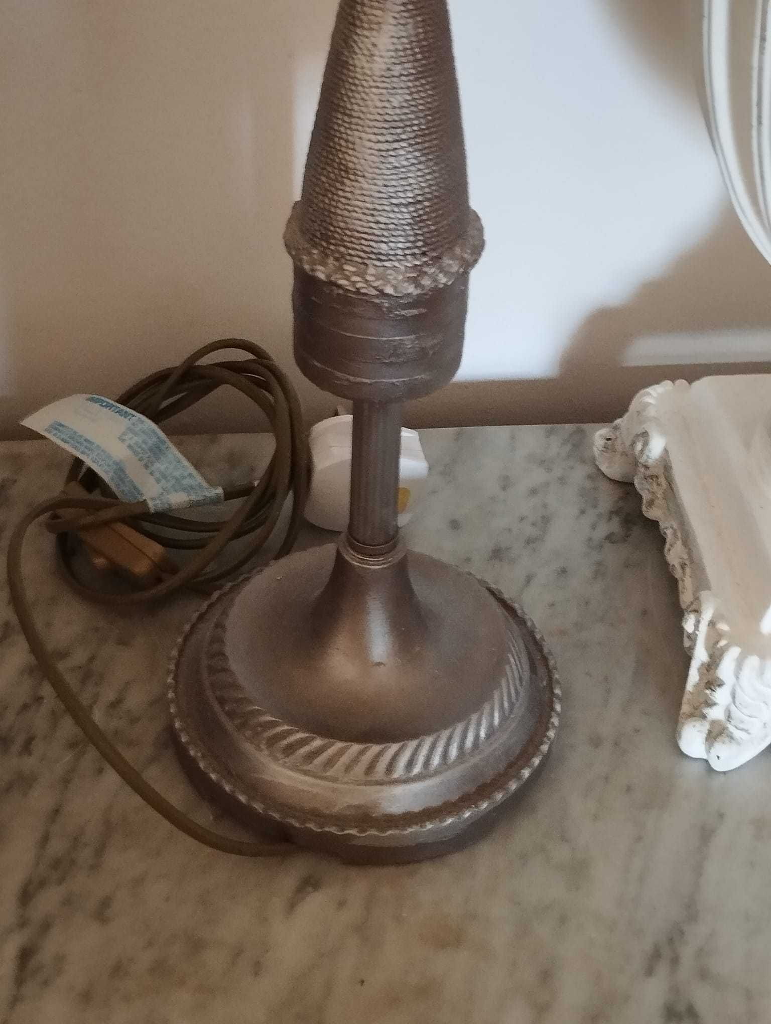 Candeeiros de Mesa Grandes