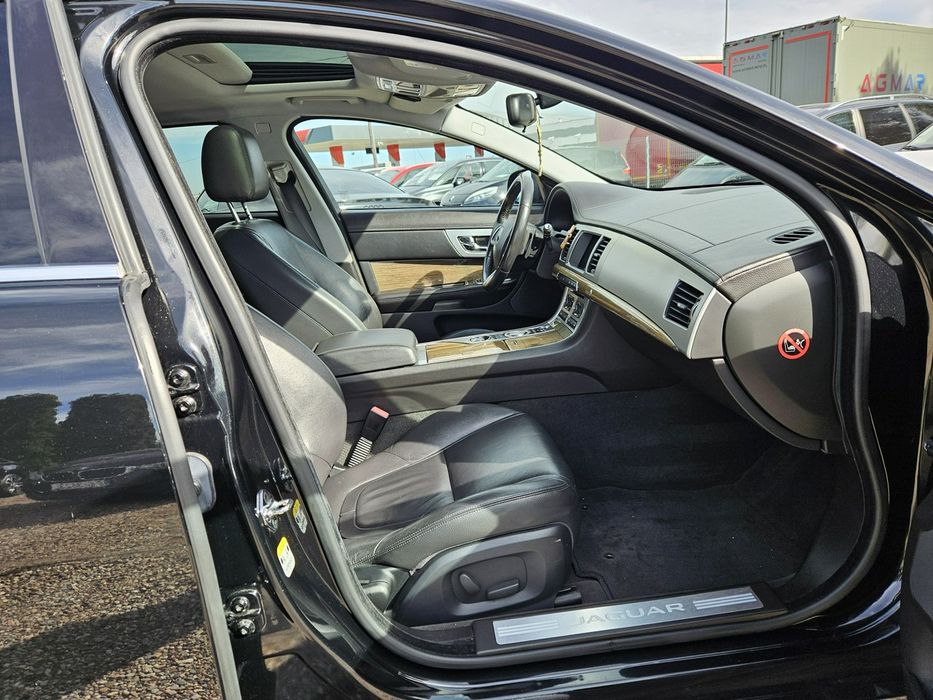 Jaguar XF 2,2 diesel 200 KM Automat nawigacja