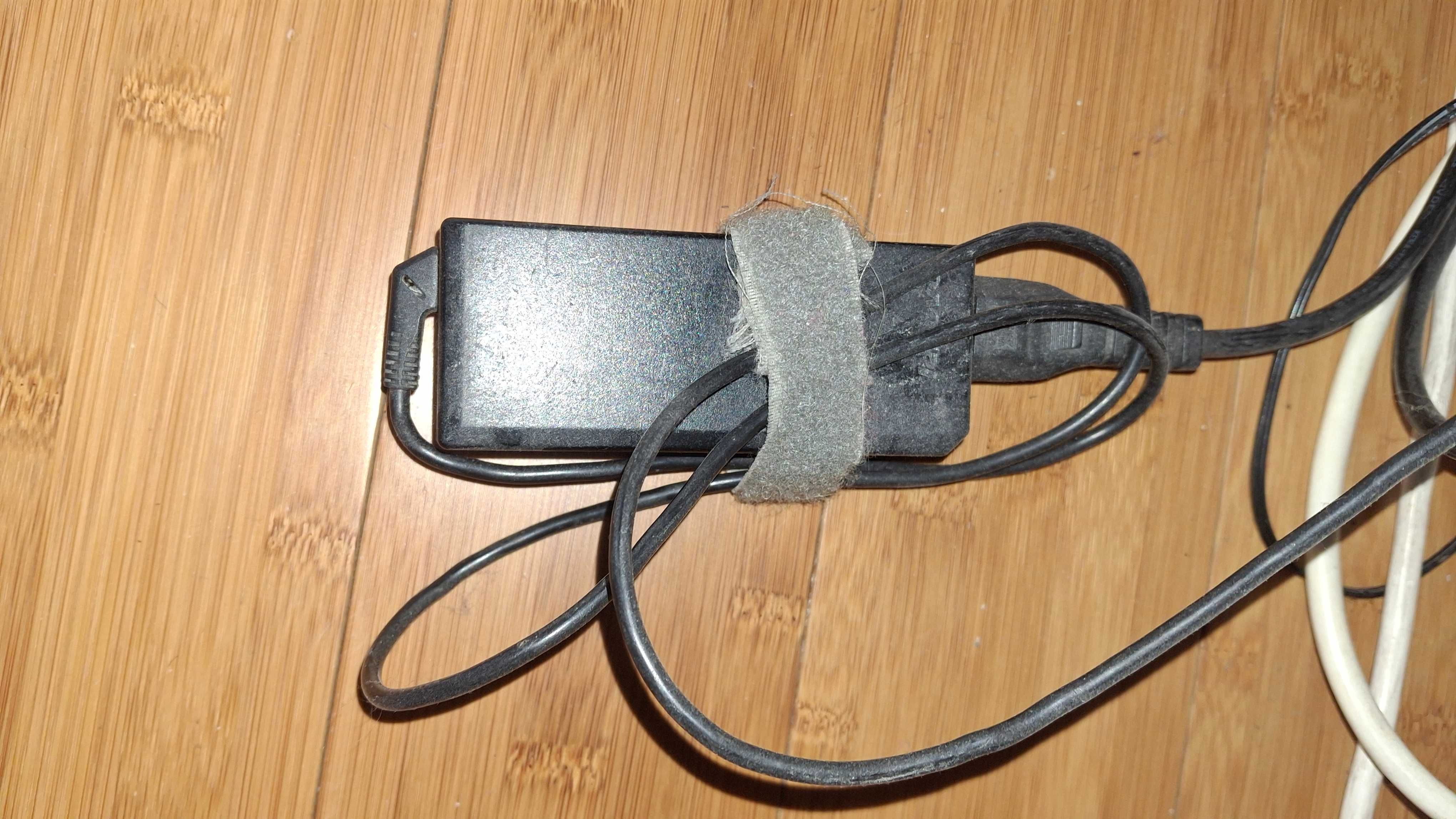 Lenovo T61 ze stacją dokującą i oryginalnym zasilaczem