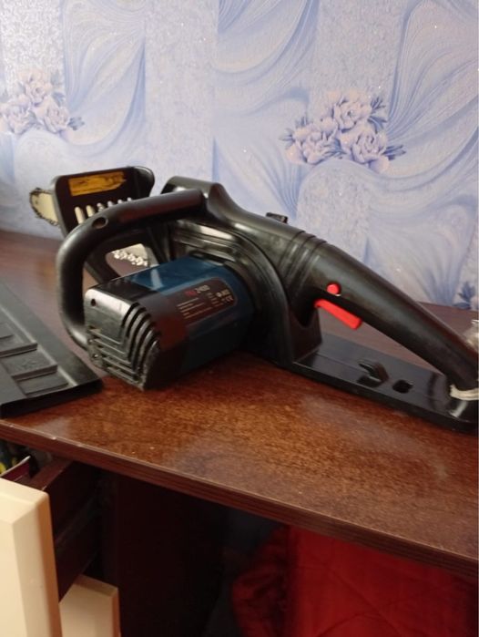 Продаю вживану електропилку