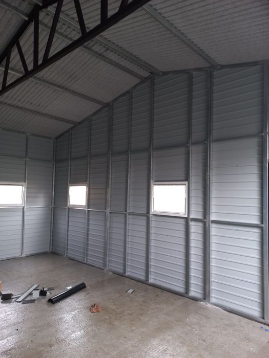 Garaż blaszany nowoczesny wygląd drewnopodobny