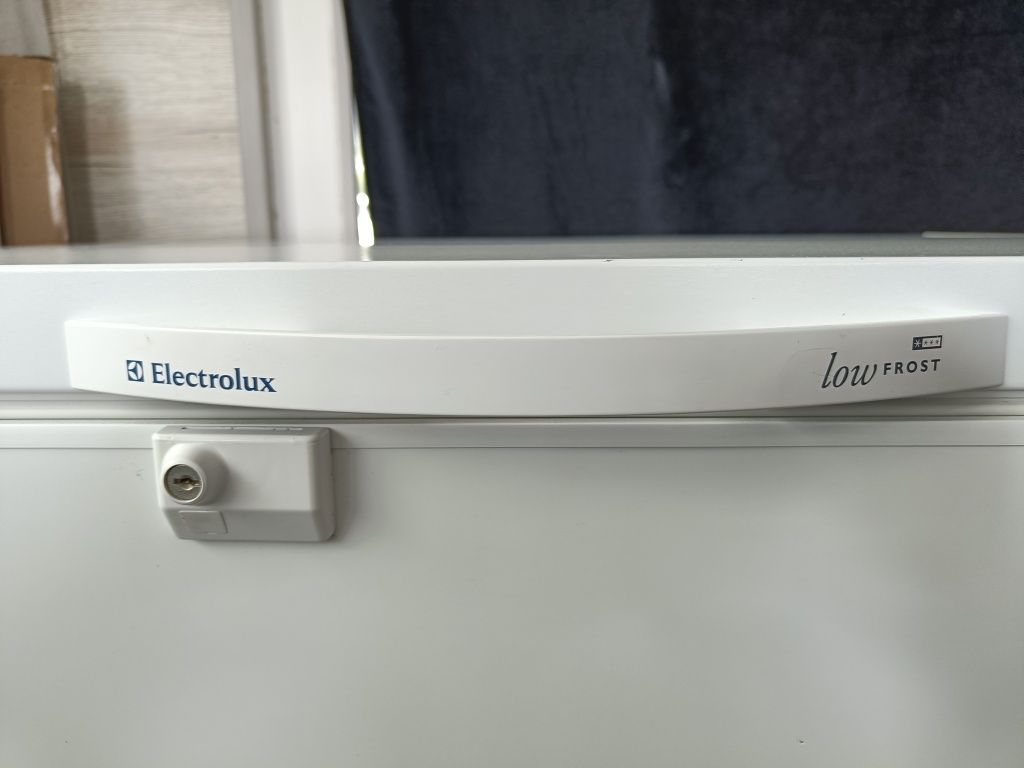 Sprzedam zamrażarkę skrzyniowa Electrolux Model ECM 1955/BMI 190