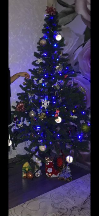 Продаю штучну ялинку