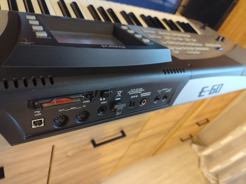 Keyboard Roland E60
