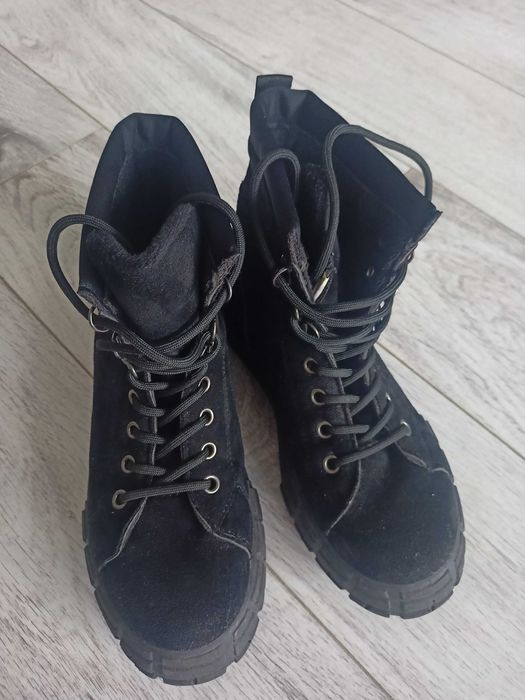 Buty zamszowe ocieplane 36