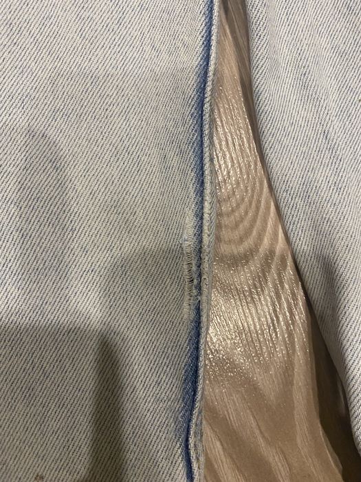 Baggy jeans.