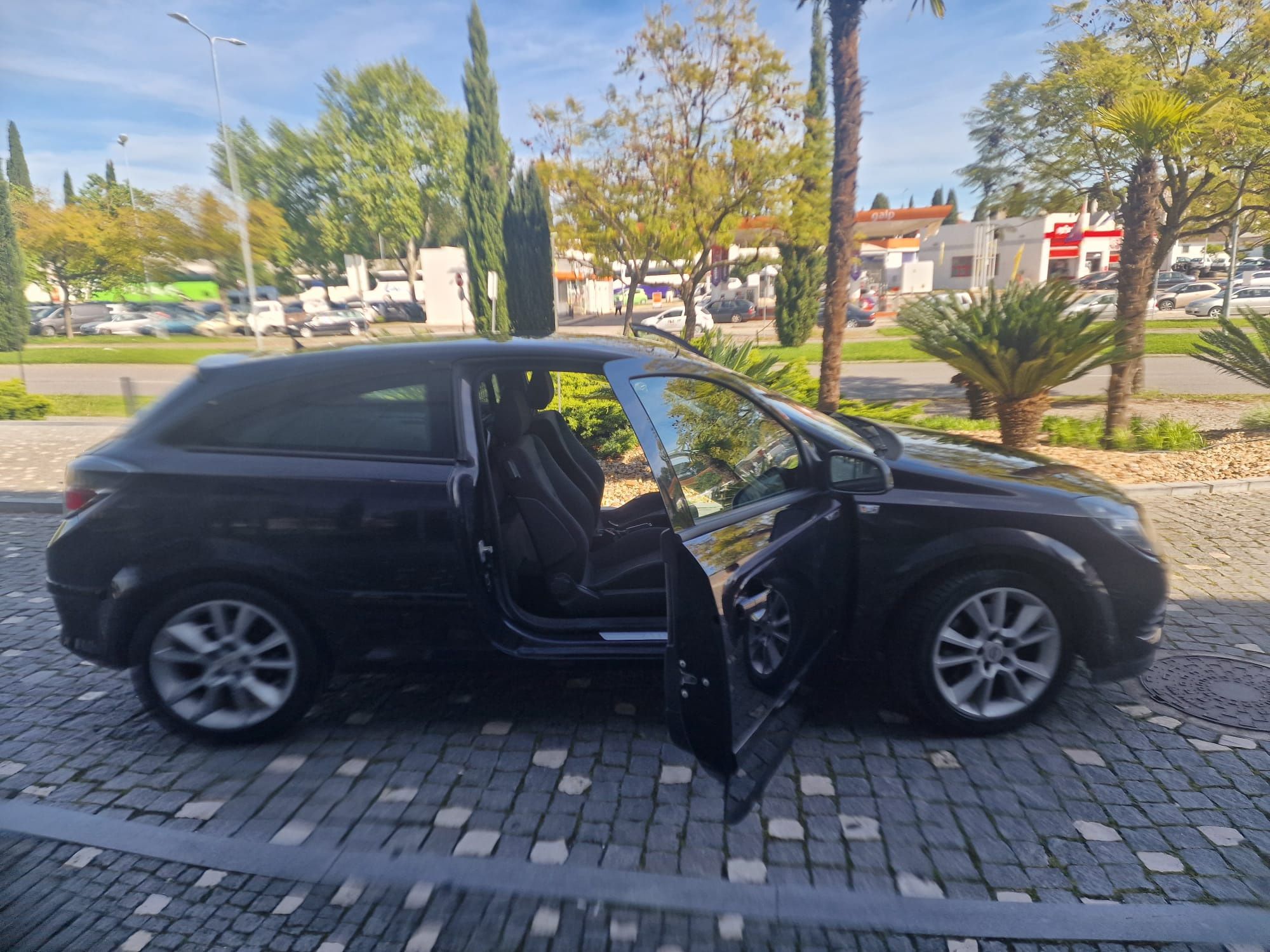 Opel Astra GTC 1.9tdi 150cv 2lug