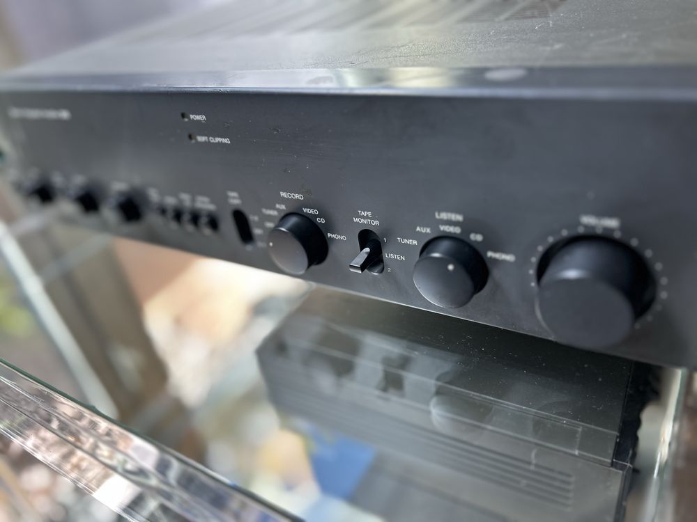 Amplificador NAD 306.