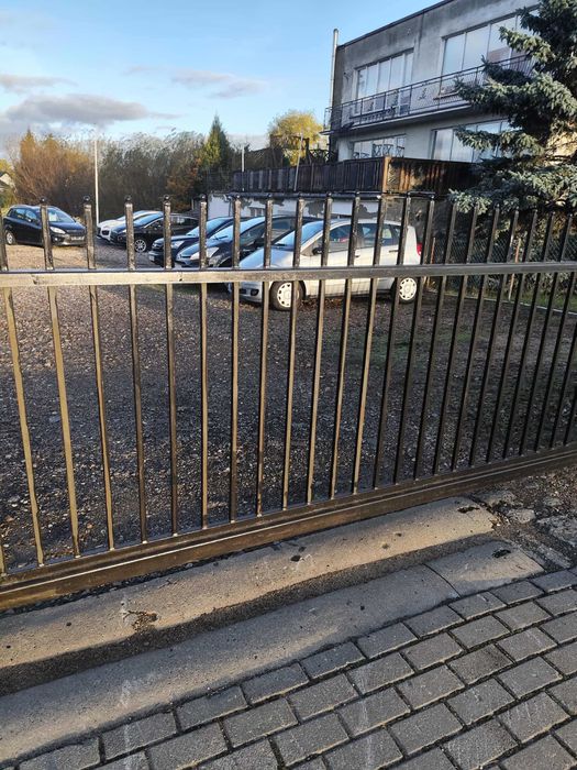 Wynajem placu po komisie