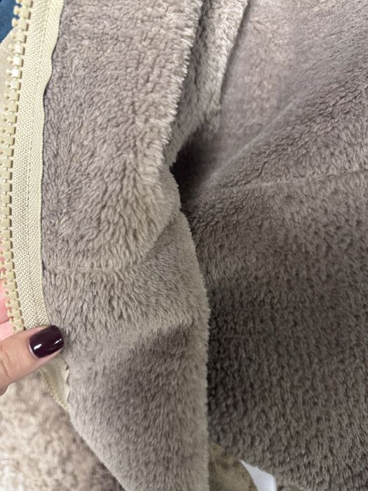 Продам Куртку Guess