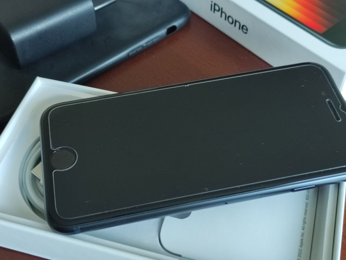 iPhone SE 3, 64GB, Czarny