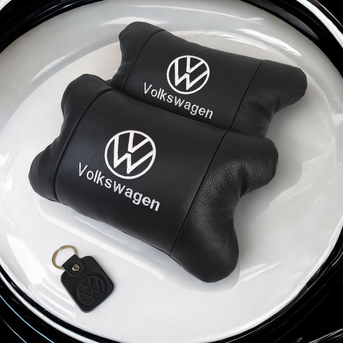 Набір автомобільних подушок з натуральної шкіри на різні марки авто