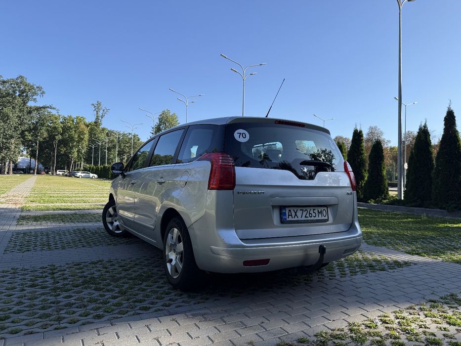 Продам Peugeot 5008 1.6 hdi 2010 дизель